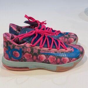 Nike KD 6 Supreme 'Aunt Pearl' in light arctic pink/photo blue-vivid pink